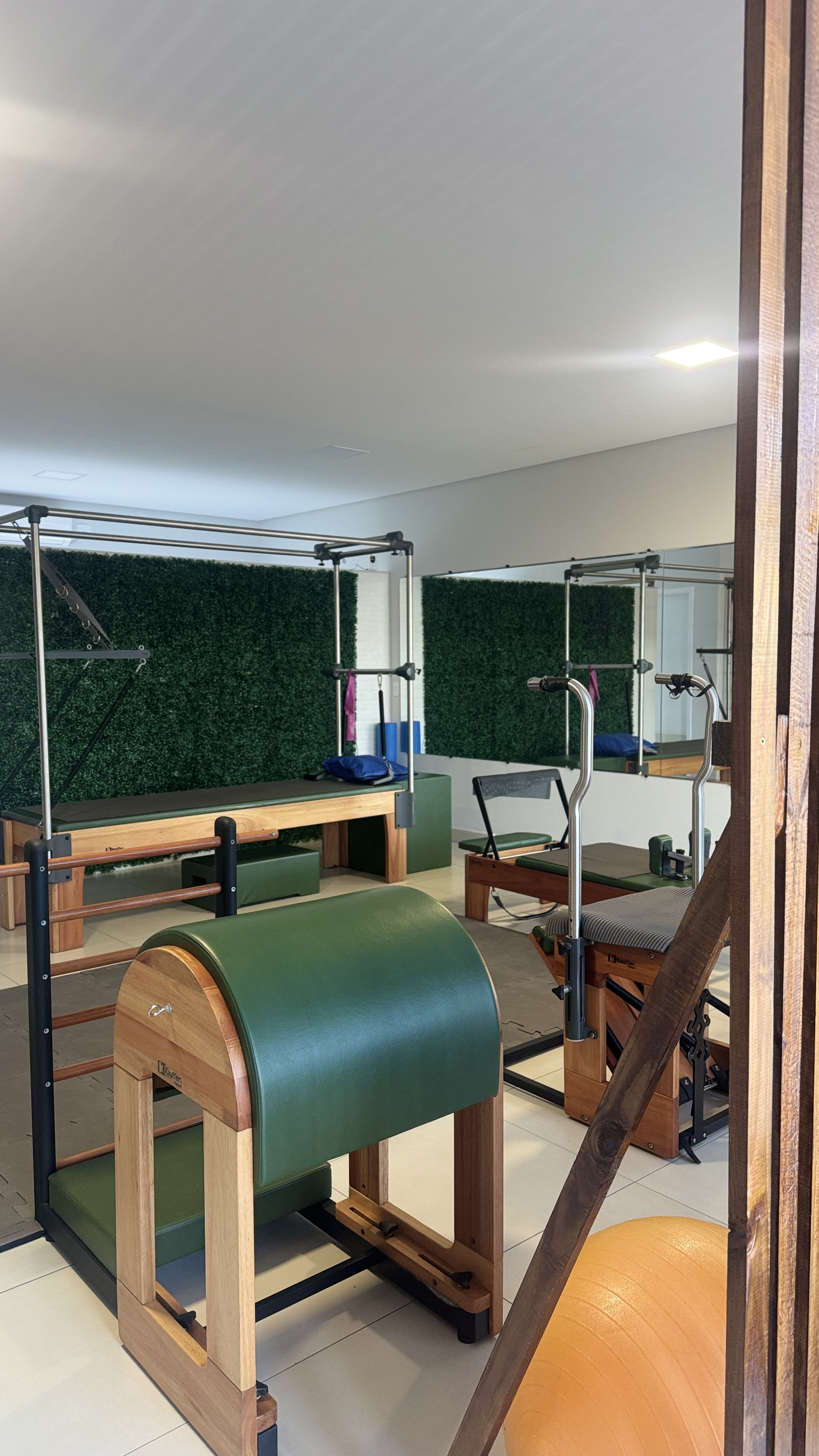 Barril e equipamentos de Pilates clássico
